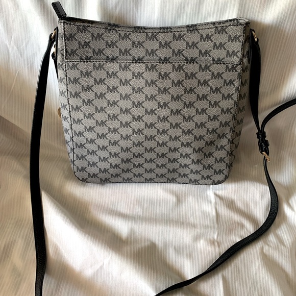 Michael Kors Crossbody Bag - Picture 2 of 7